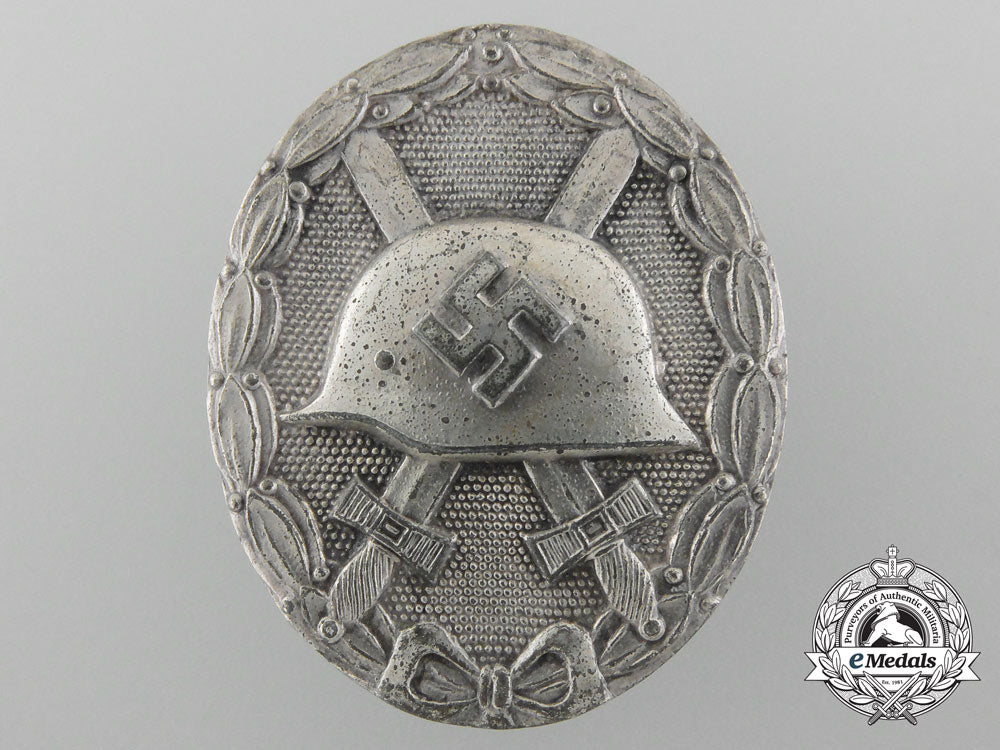 a_silver_grade_wound_badge;_unusual_maker_c_2187