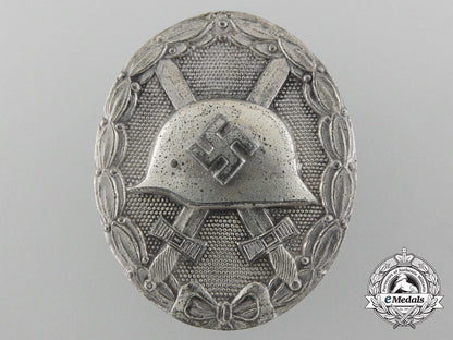 a_silver_grade_wound_badge;_unusual_maker_c_2187