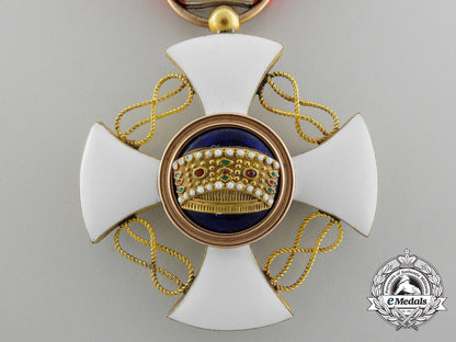 an_italian_order_of_the_crown;_knight's_cross_in_gold_c_5204