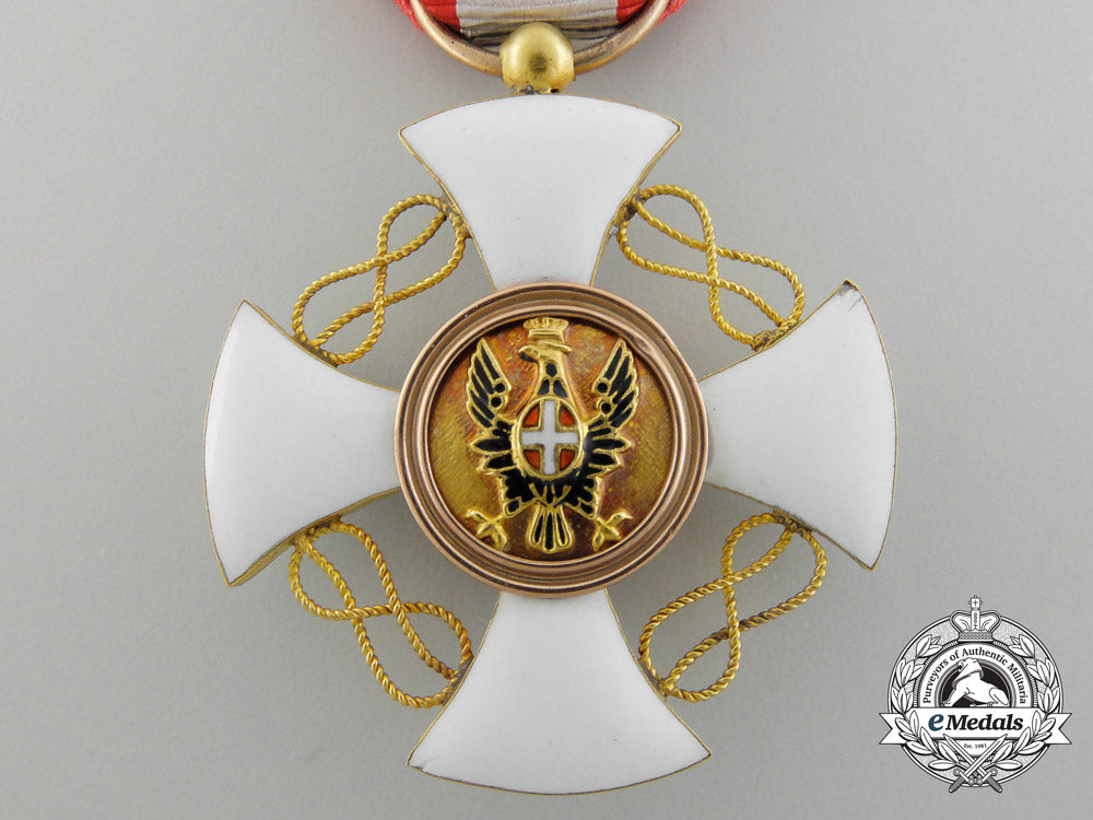 an_italian_order_of_the_crown;_knight's_cross_in_gold_c_5205