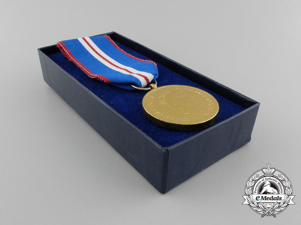 a_canadian_queen_elizabeth_ii_golden_jubilee_medal2002_with_box_c_6293