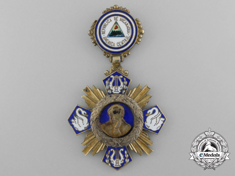 nicaragua._an_order_of_ruben_dari,;_grand_cross_with_gold_star,_c.1955_c_9162_1_1