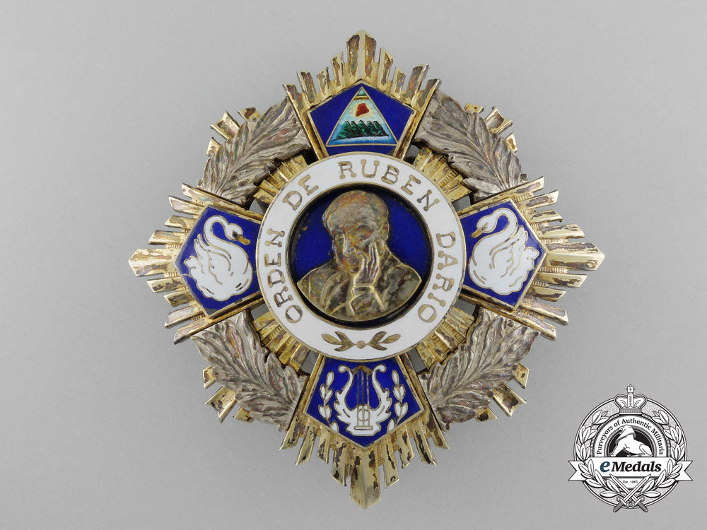 nicaragua._an_order_of_ruben_dari,;_grand_cross_with_gold_star,_c.1955_c_9168_1_1