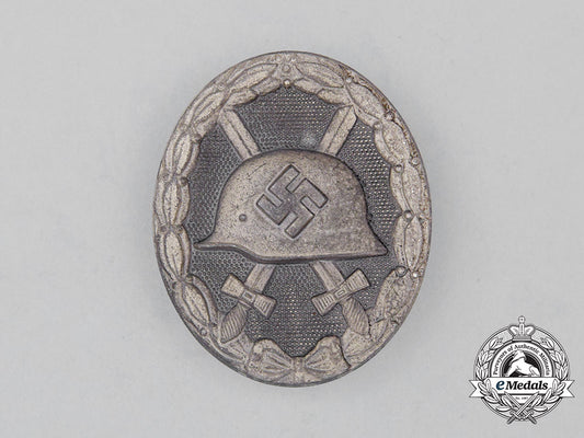 a_second_war_german_silver_grade_wound_badge_by_carl_wild_cc_1107