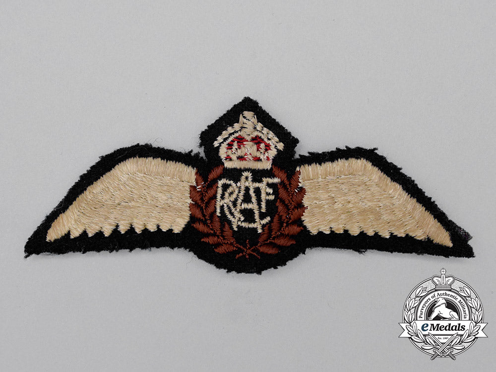 a_second_war_royal_canadian_air_force(_rcaf)_pilot's_wing_cc_1697