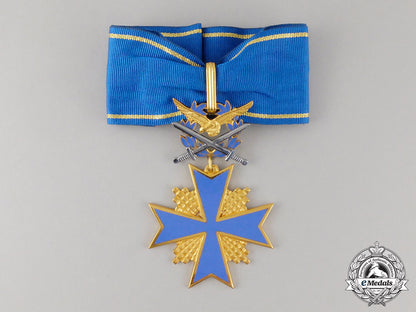 a_chilean_air_force_order_of_aeronautical_merit;1_st_class,_grand_cross_set_cc_2561_1_1