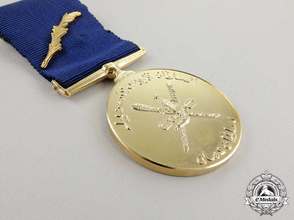 a_spink-_made_oman_sultan_of_oman's_commendation_medal(_midal_ut-_tawsit)_cc_4085