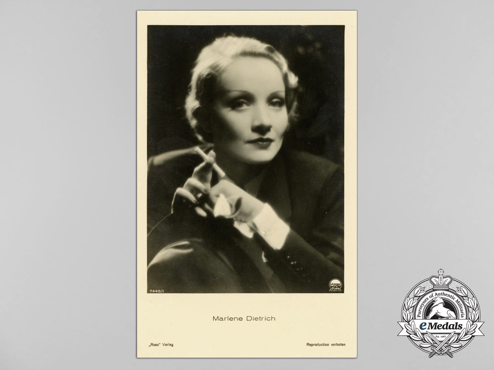 a_marlene_dietrich_studio_promotion_postcard_d_0068_2