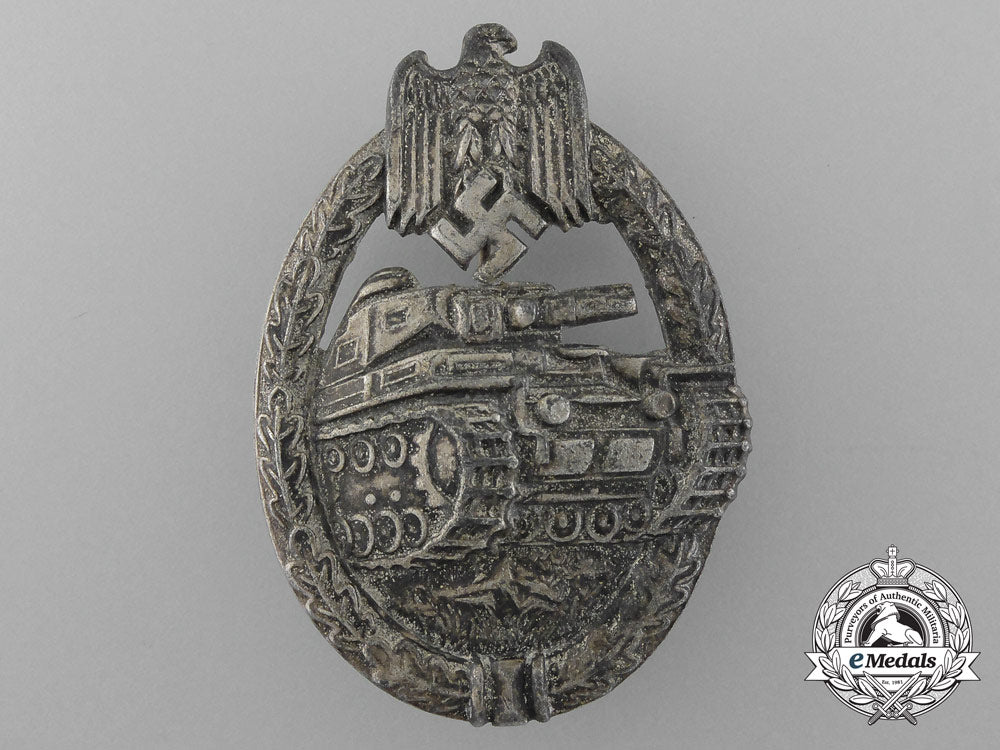 a_silver_grade_tank_assault_badge_d_0686_1_1