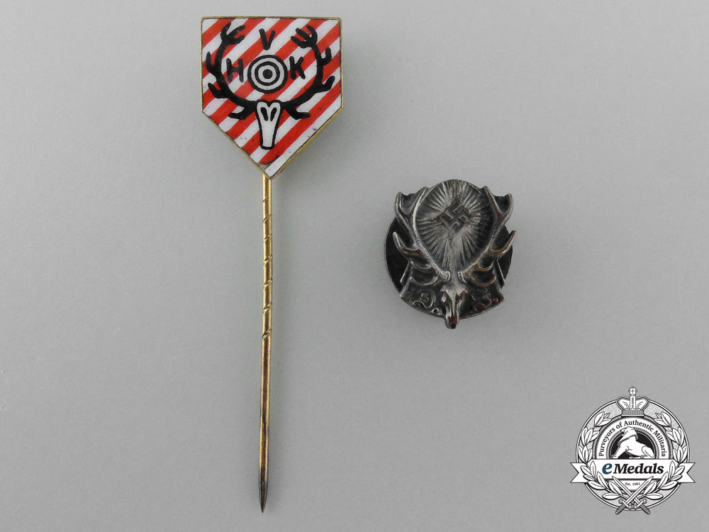 a_lot_of_two_german_hunting_association_membership_badges_and_stick_pins_d_2322_1