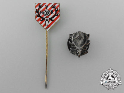 a_lot_of_two_german_hunting_association_membership_badges_and_stick_pins_d_2322_1