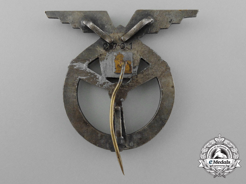 a_czechoslovakian_air_force_ground_air_mechanic_badge,3_rd_class_d_2922_1