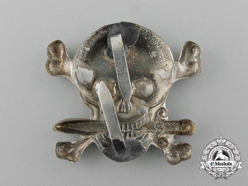 a_rare_second_war_italian_black_brigade_skull_cap_badge_d_3120