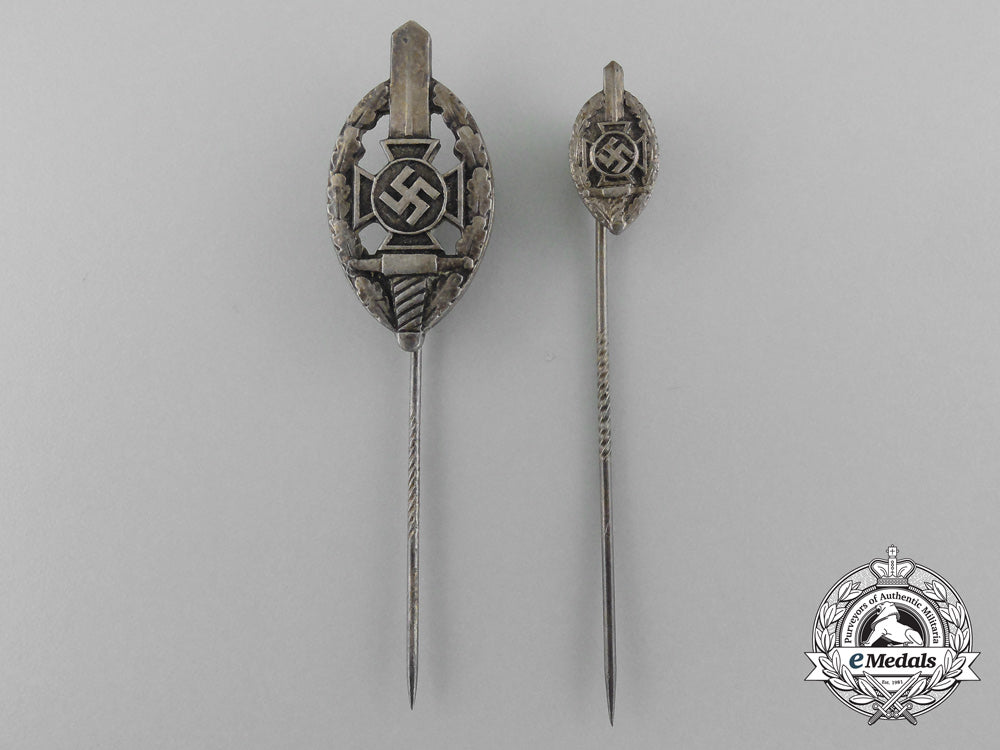 a_lot_of_two_national_socialist_war_victim’s_care_stickpins_by_deschler&_sohn_d_4052