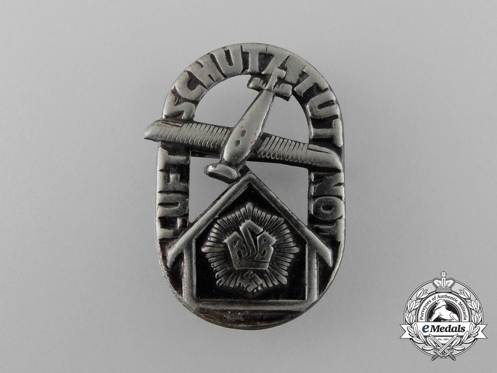 a_third_reich_period_rlb_luftschutz_emergency_badge_d_4555_1