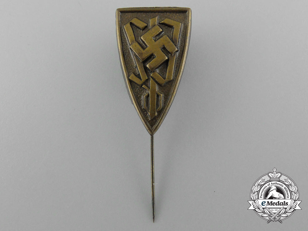 a_sudeten-_german_voter’s_stickpin_d_6627