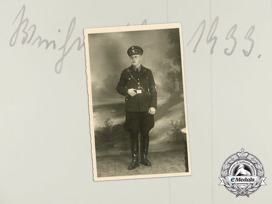 an_early1933_studio_portrait_of_an_ss_member_d_8554