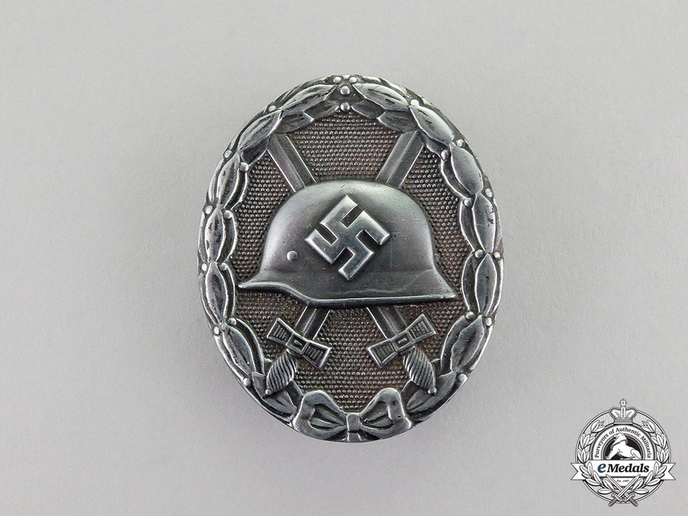 germany._a_silver_grade_wound_badge_by_b._h._mayer_of_pforzheim_dscf6332