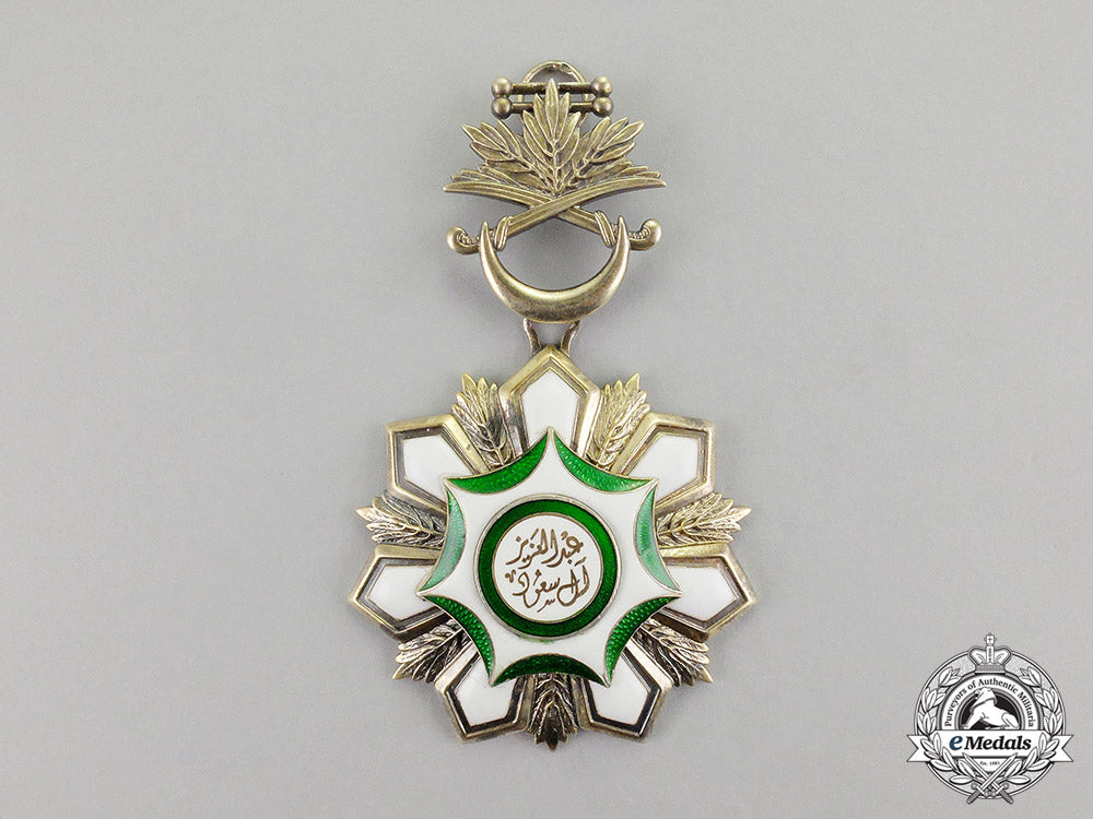 saudi_arabia,_kingdom._an_order_of_abdulaziz_al_saud,3_rd_class_breast_badge_dscf8276