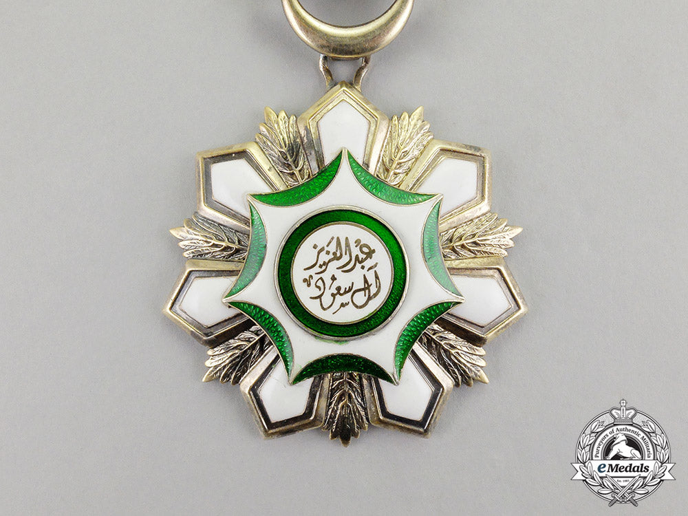 saudi_arabia,_kingdom._an_order_of_abdulaziz_al_saud,3_rd_class_breast_badge_dscf8278