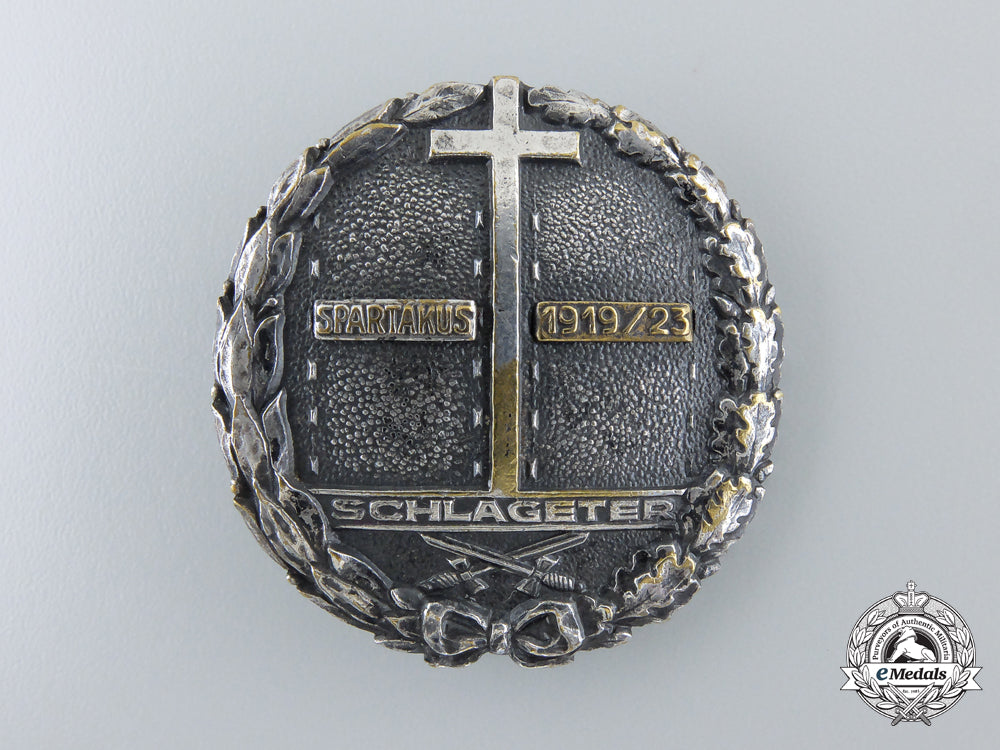 a1923-24_schlageter_badge;_first_version_by_paul_kust_e_001