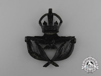 a_royal_canadian_air_force(_rcaf)_warrant_officer1_st_class_tudor_crown_cap_badge_e_0161