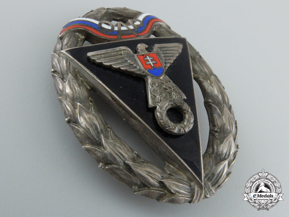 slovakia._an_army_racing_team_oap_badge,_second_class_e_039_1