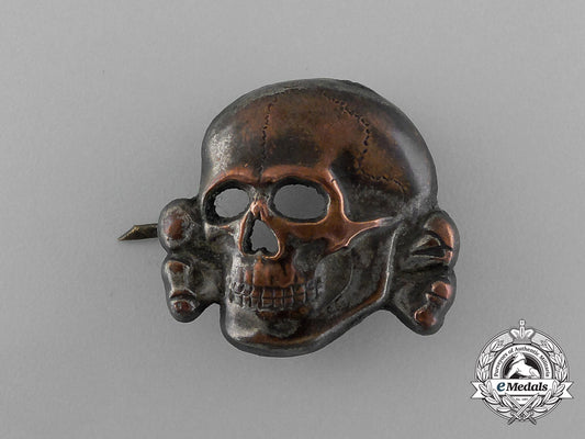 a_second_pattern(1934-1945)_waffen-_ss_visor_skull_by_deschler&_sohn_e_1516