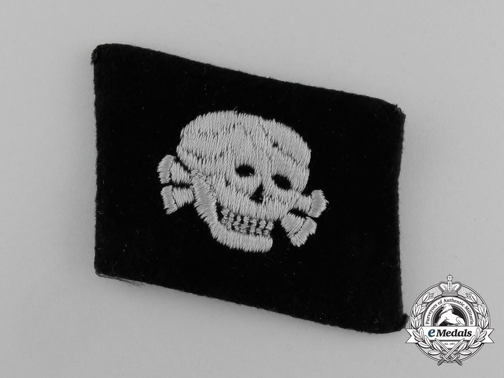 a_waffen-_ss_em/_nco’s_totenkopf_collar_tab_e_4588