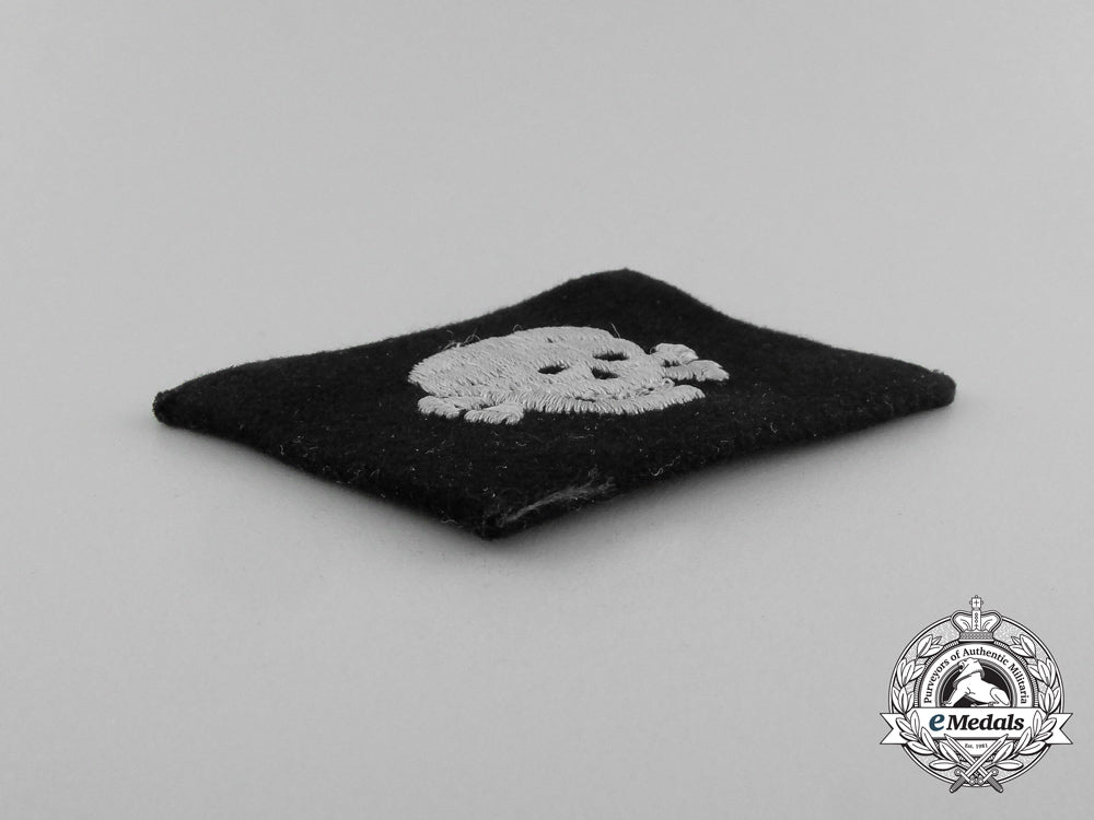 a_waffen-_ss_em/_nco’s_totenkopf_collar_tab_e_4590