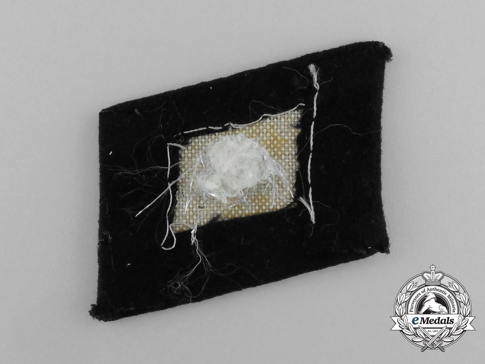 a_waffen-_ss_em/_nco’s_totenkopf_collar_tab_e_6220