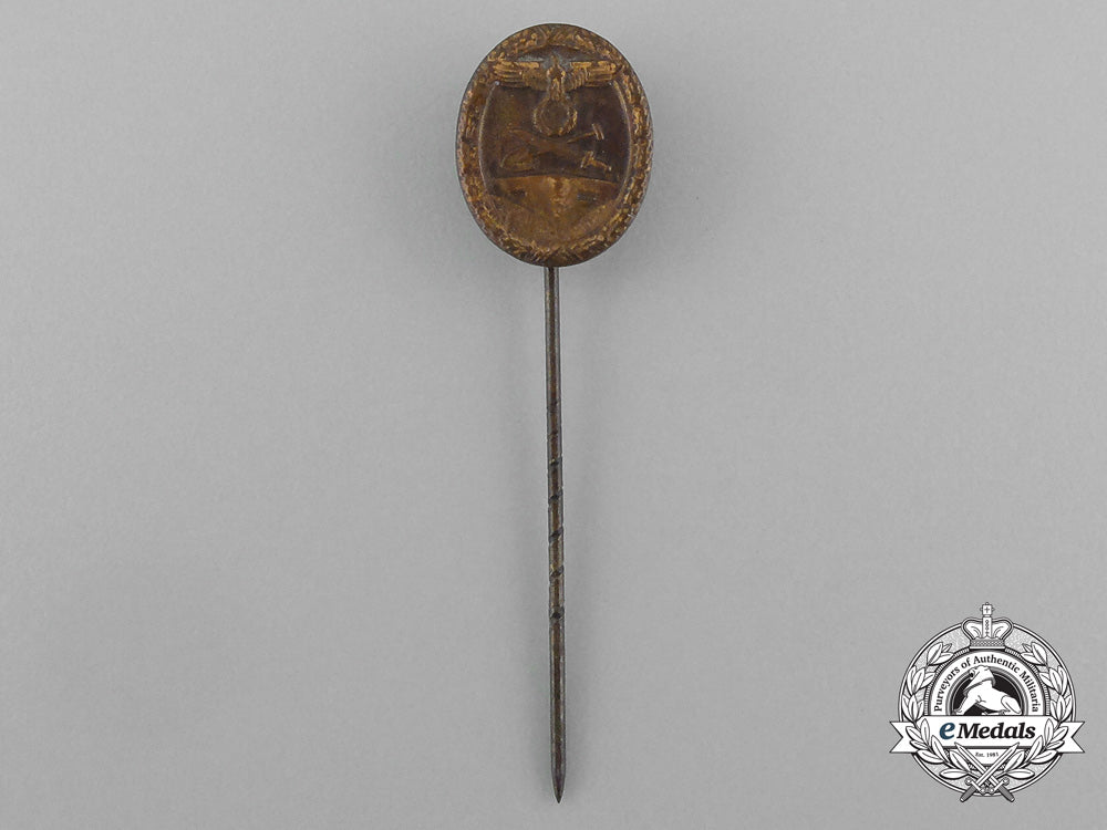 a_miniature_west_wall_medal_stick_pin_e_6254