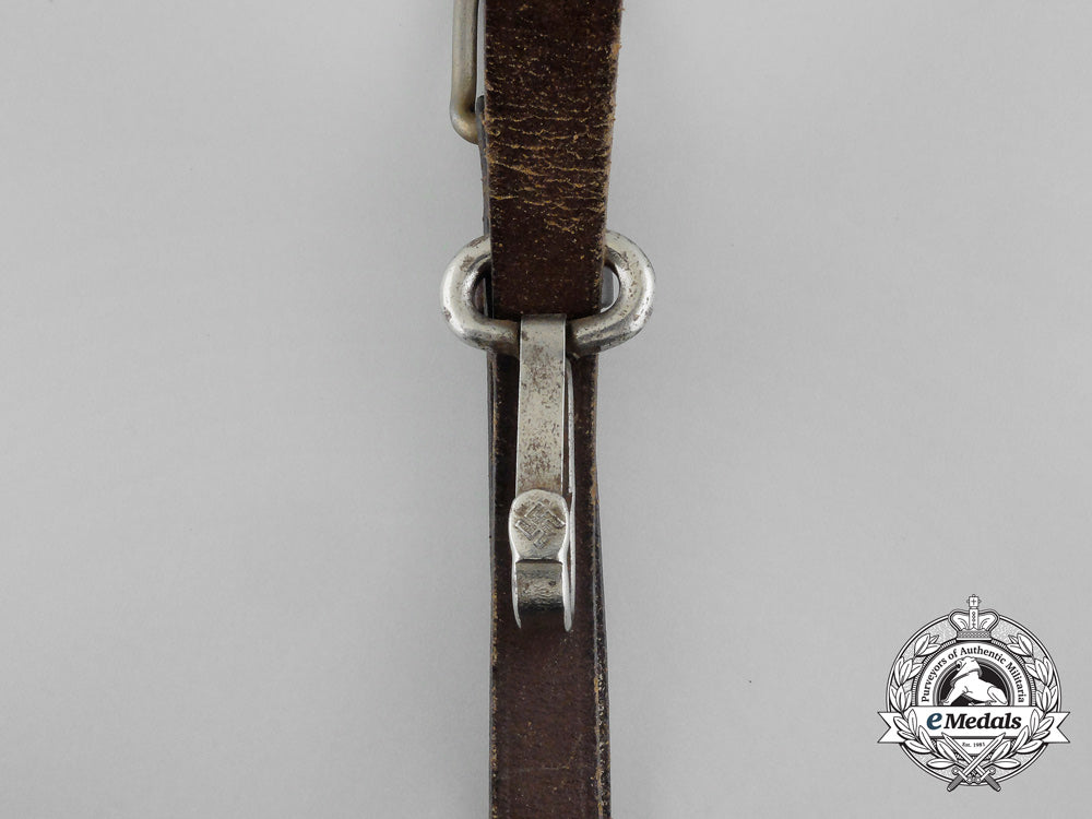 an_early_sa_shoulder_strap_e_665_1