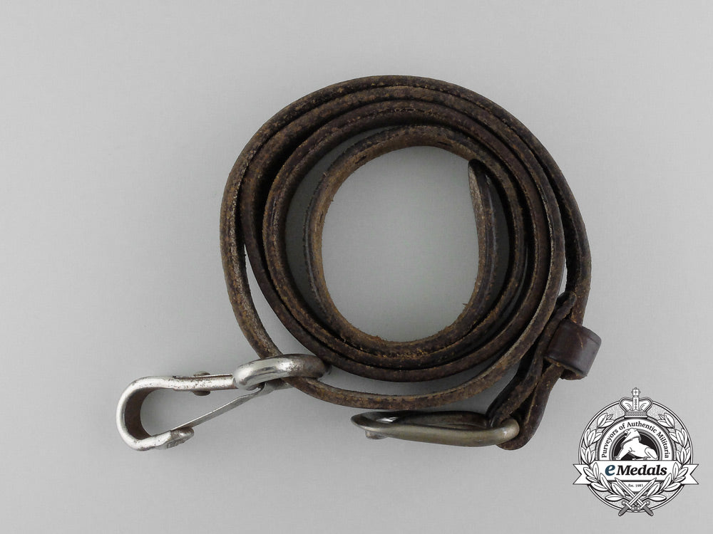 an_early_sa_shoulder_strap_e_667_1