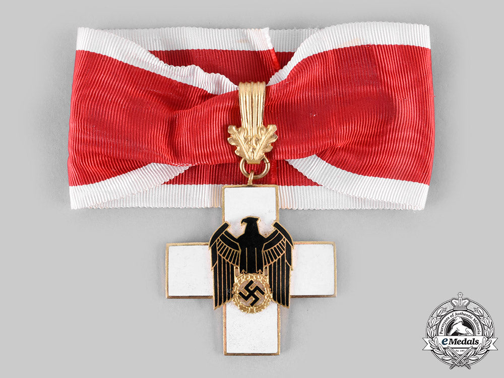 germany,_third_reich._a_social_welfare_decoration,_i_class,_by_godet__emd0771_c20_01576_1_1