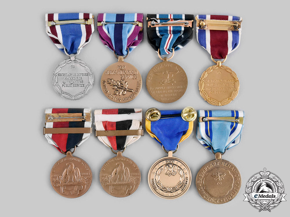united_states._a_lot_of_eight_medals__emd1465_c20_01720_1