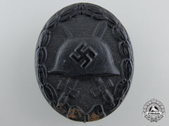 A Black Grade Wound Badge