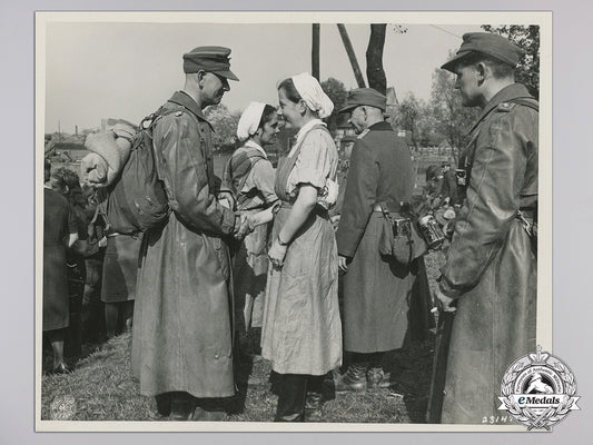 an_official_press_photograph_of_surrendering_german_officer_in_the_ruhr_pocket_photograph,_april1945_g_846