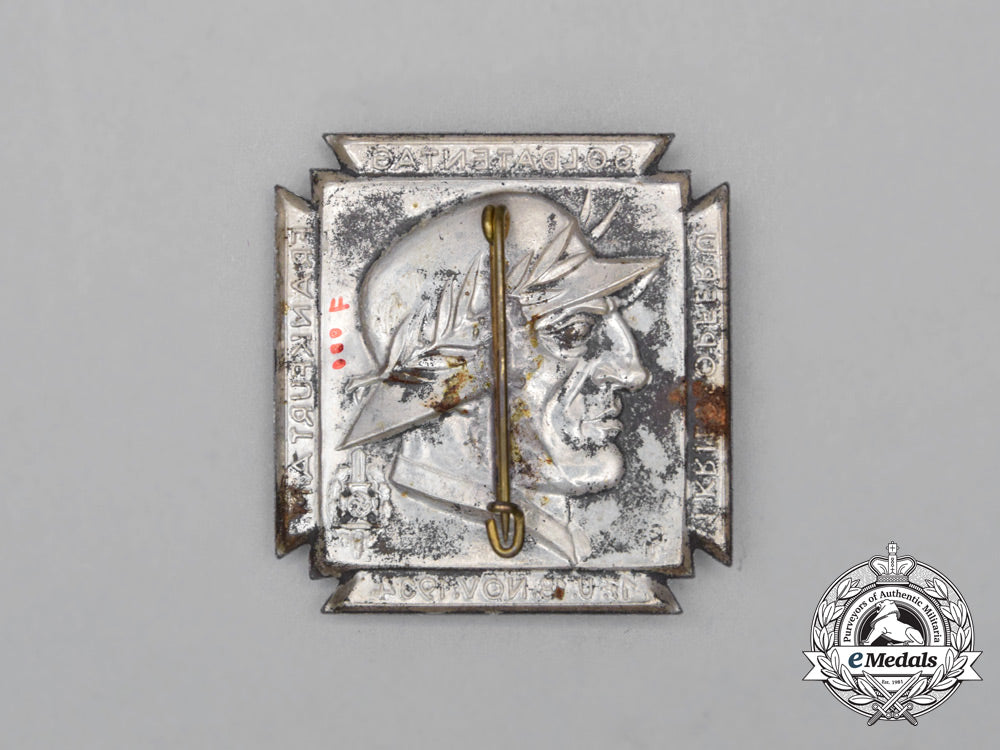 a1934_nskov1_st_war_casualties_and_veterans_remembrance_day_badge_i_518