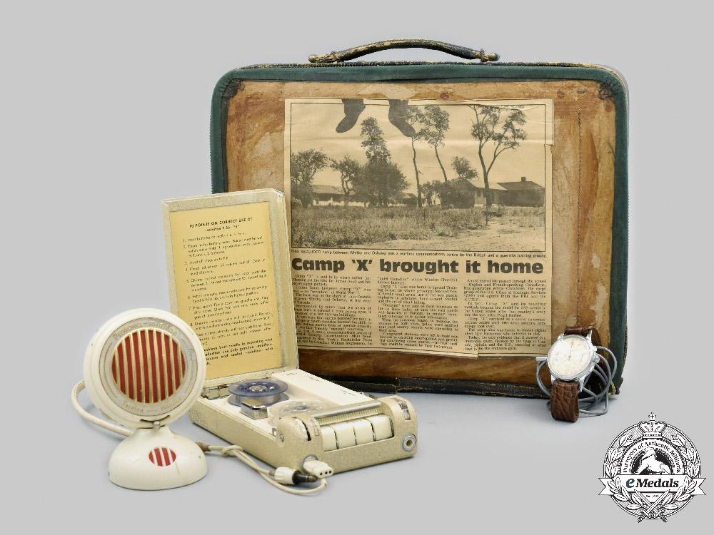 canada,_commonwealth._a_cold_war_camp_x_minifon_p55_spy_kit_image(3)