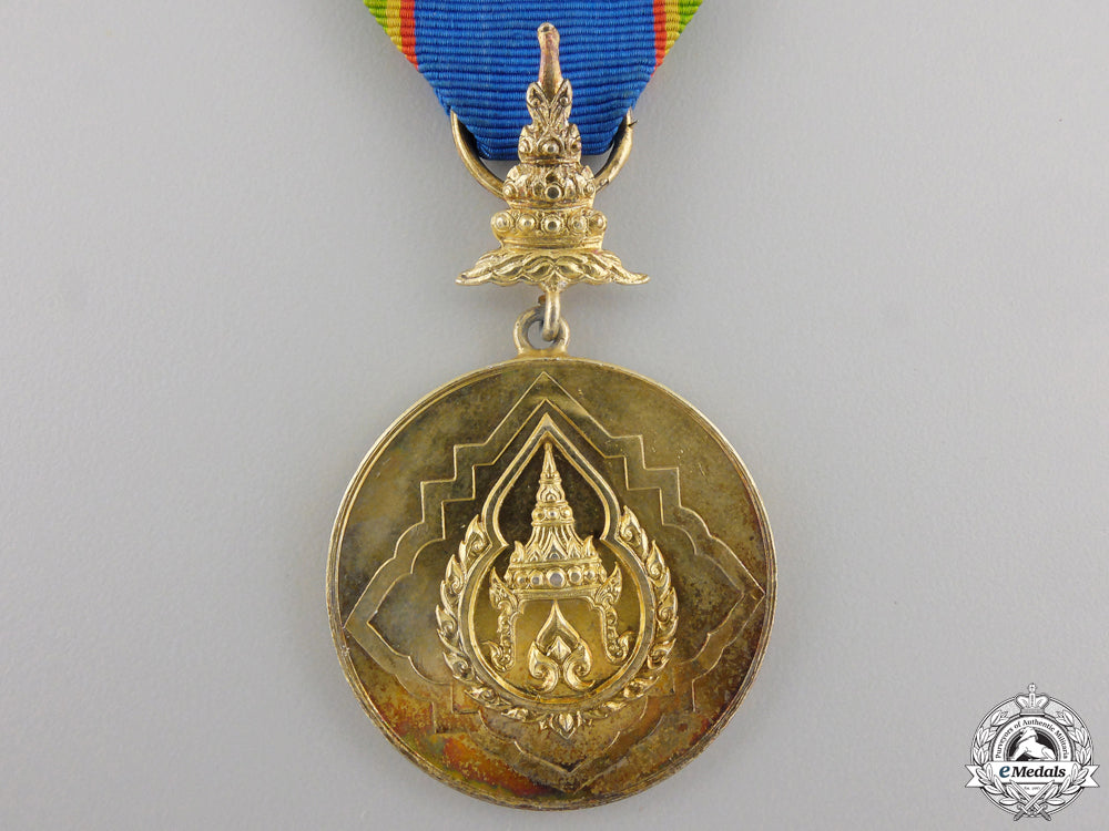 a_thai_order_of_the_crown;_gold_grade_medal_img_02.jpg5568b8c1f041d