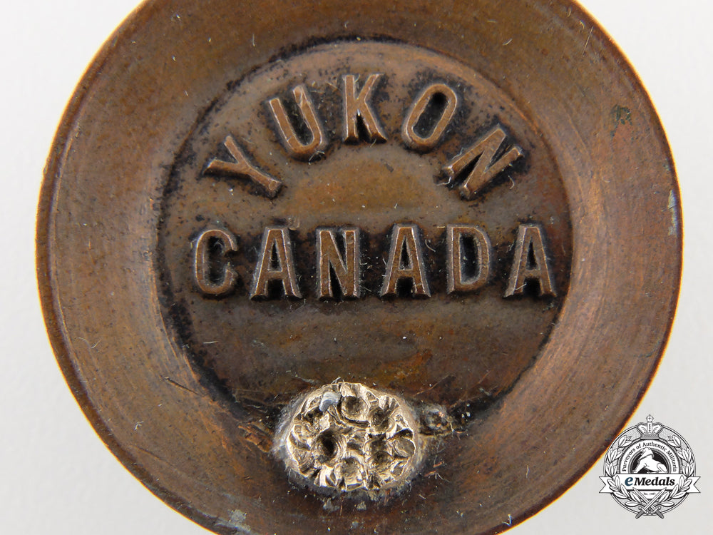 a_rare_first_war_yukon_infantry_company_collar_badge_img_02_18_51