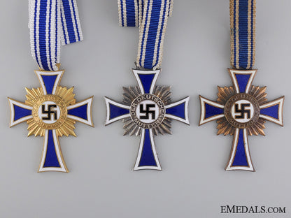 three_third_reich_german_mother's_crosses_img_02.jpg5422db241d88b