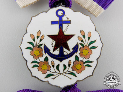 a_japanese_women's_association_distinguished_service_badge_img_03_13