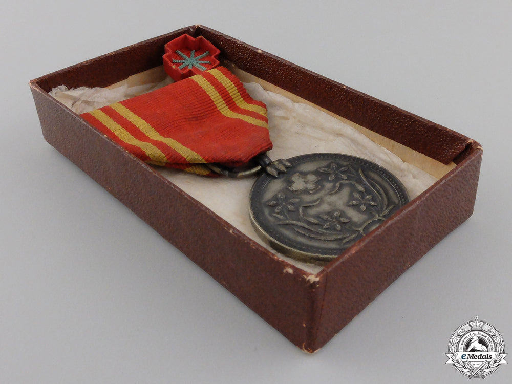 a_japanese_manchukuo_men's_red_cross_society_membership_medal_img_03.jpg5550d15713178