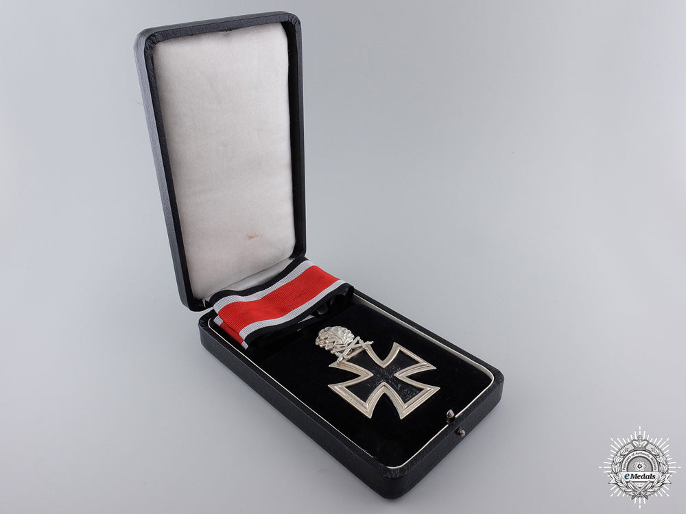 a1957_knight's_cross_of_the_iron_cross_with_swords_and_oak_leaves_consignment#29_img_03.jpg54fdb7ce26abb