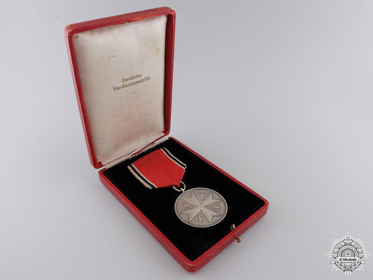 a_cased_german_eagle_order_merit_medal_img_03.jpg54fdc3dc1c6d9