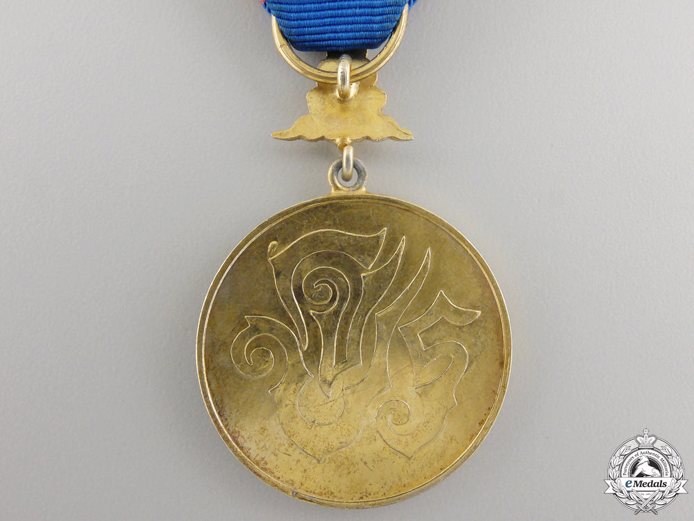 a_thai_order_of_the_crown;_gold_grade_medal_img_03.jpg5568b8ca4e484
