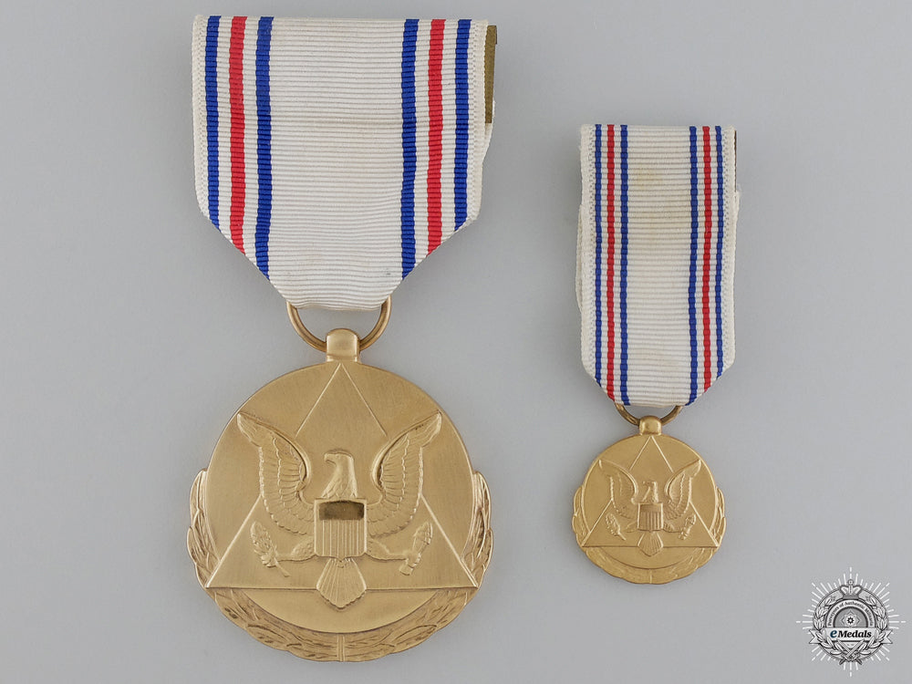 an_american_army_distinguished_civilian_service_medal_img_04.jpg54a2dca473982