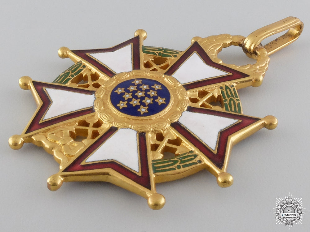 united_states._a_legion_of_merit,_commander_badge_img_04.jpg54748ee421f19